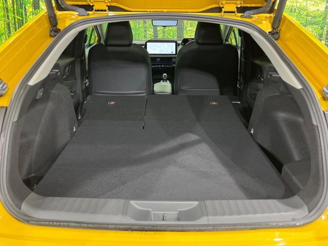 TOYOTA PRIUS 4WD 2023