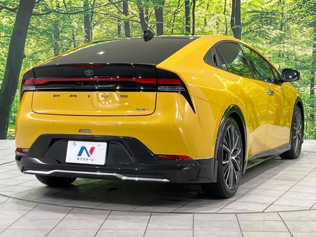 TOYOTA PRIUS 4WD 2023