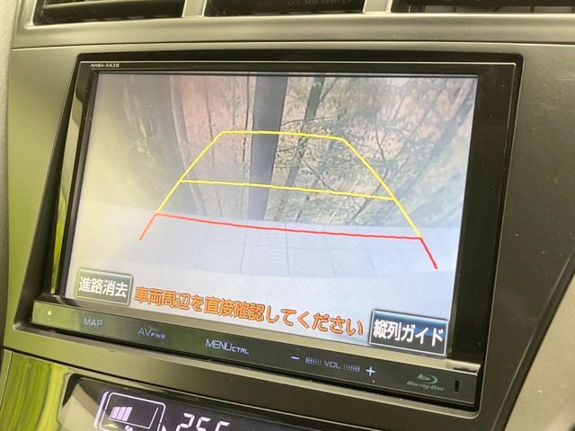 TOYOTA PRIUS Alpha 2013