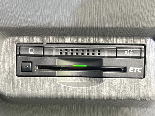 TOYOTA PRIUS Alpha 2013