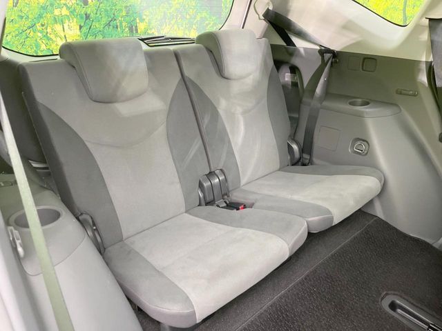 TOYOTA PRIUS Alpha 2013