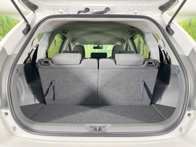 TOYOTA PRIUS Alpha 2013