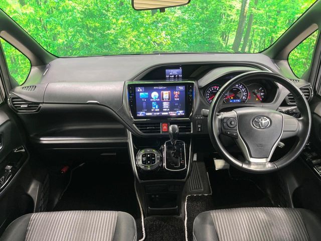 TOYOTA VOXY 2019