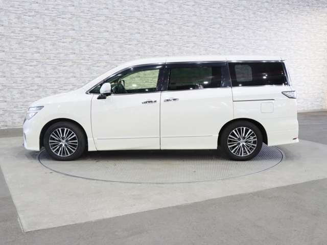 NISSAN ELGRAND  4WD 2014