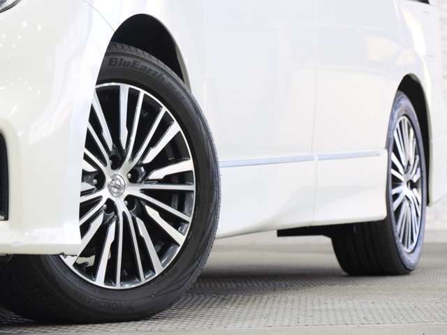 NISSAN ELGRAND  4WD 2014