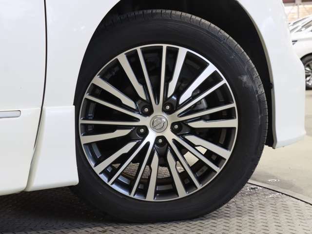 NISSAN ELGRAND  4WD 2014