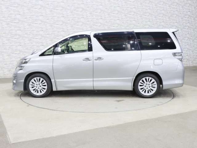 TOYOTA VELLFIRE 2013