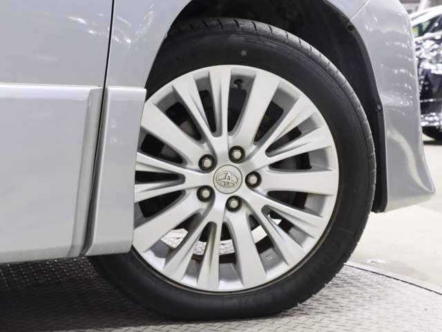 TOYOTA VELLFIRE 2013