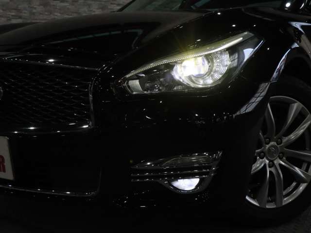 NISSAN FUGA HYBRID 2015