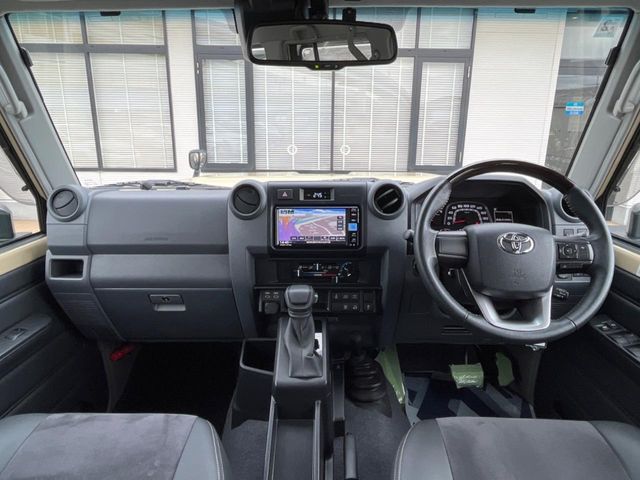 TOYOTA LANDCRUISER 70 2025