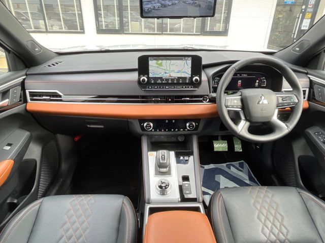 MITSUBISHI OUTLANDER PHEV 2023