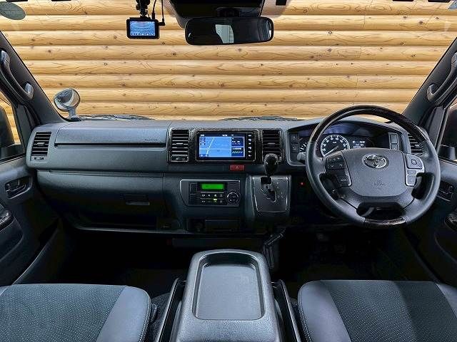 TOYOTA HIACE van 4WD 2023