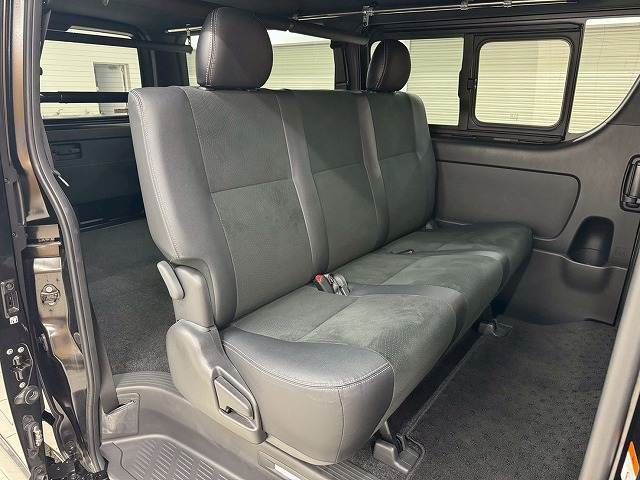 TOYOTA HIACE van 4WD 2023