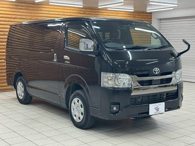 TOYOTA HIACE van 4WD 2023