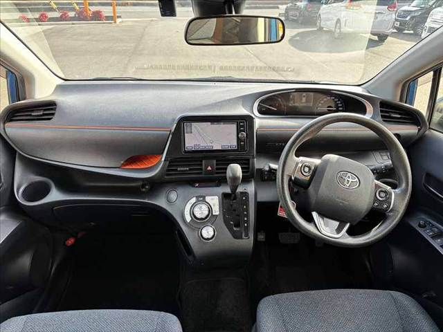 TOYOTA SIENTA HYBRID 2018