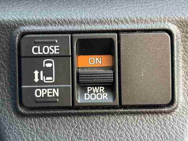 TOYOTA SIENTA HYBRID 2018