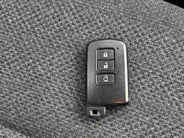 TOYOTA SIENTA HYBRID 2018