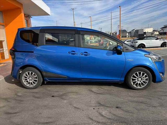 TOYOTA SIENTA HYBRID 2018