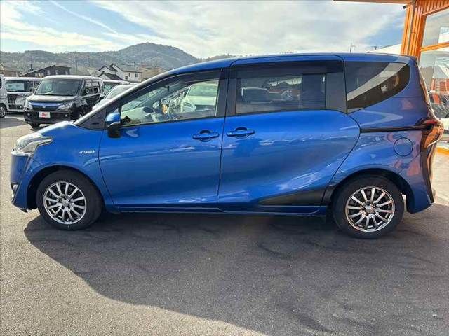 TOYOTA SIENTA HYBRID 2018