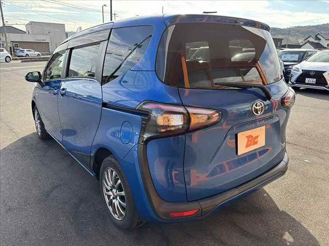 TOYOTA SIENTA HYBRID 2018
