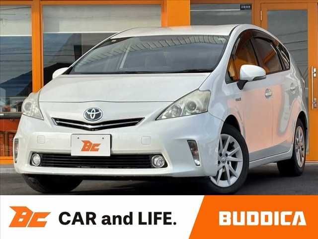 TOYOTA PRIUS Alpha 2013