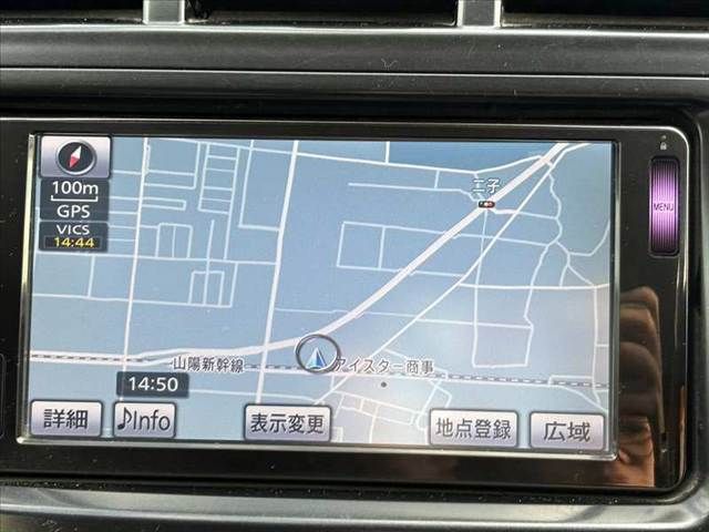 TOYOTA PRIUS Alpha 2013