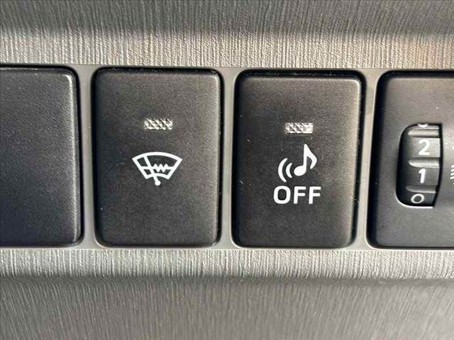 TOYOTA PRIUS Alpha 2013