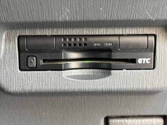 TOYOTA PRIUS Alpha 2013