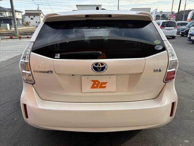 TOYOTA PRIUS Alpha 2013