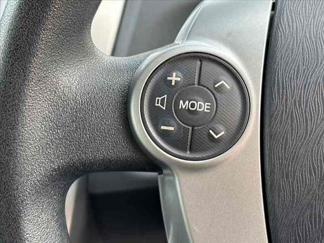 TOYOTA PRIUS Alpha 2013