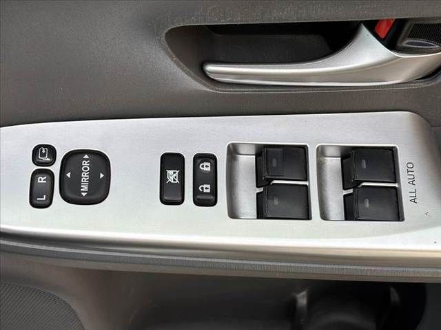 TOYOTA PRIUS Alpha 2013