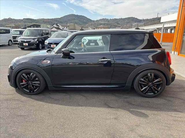 BMW MINI 2020