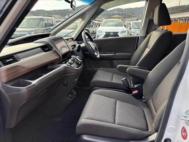 HONDA FREED HYBRID 2022