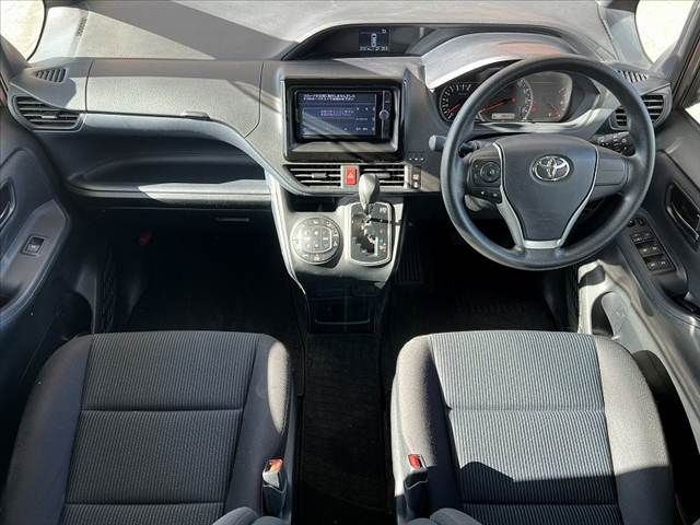 TOYOTA NOAH 2014