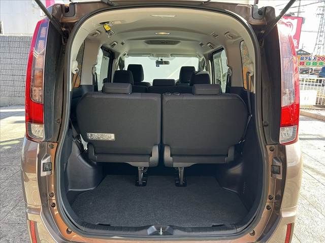 TOYOTA NOAH 2014