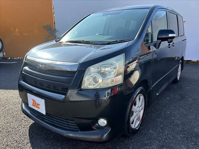 TOYOTA NOAH 2009