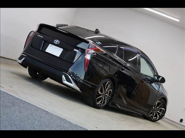TOYOTA PRIUS 2016