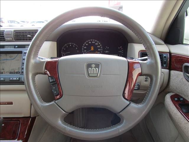 TOYOTA CROWN MAJESTA 2002