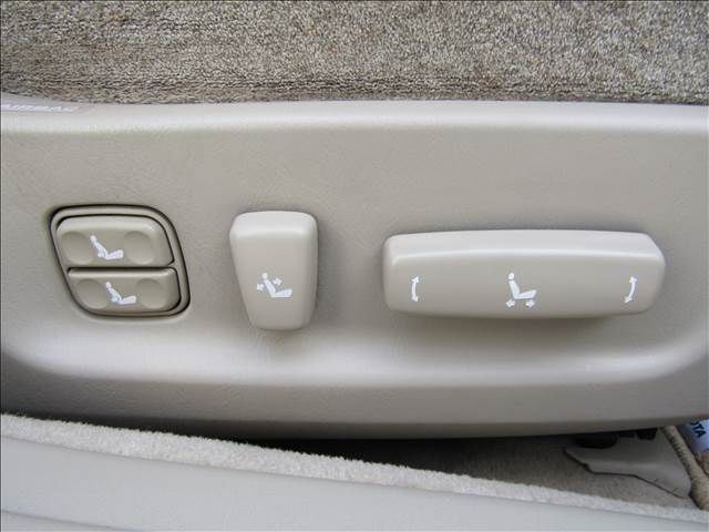 TOYOTA CROWN MAJESTA 2002