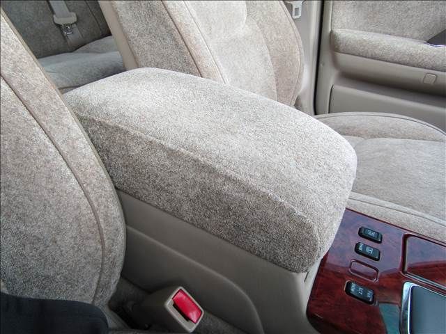 TOYOTA CROWN MAJESTA 2002