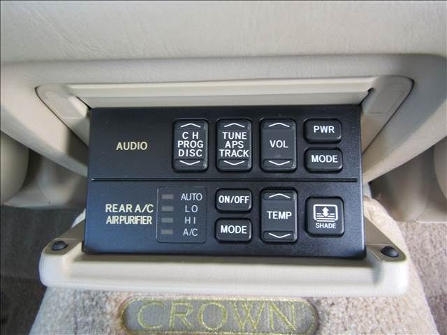 TOYOTA CROWN MAJESTA 2002