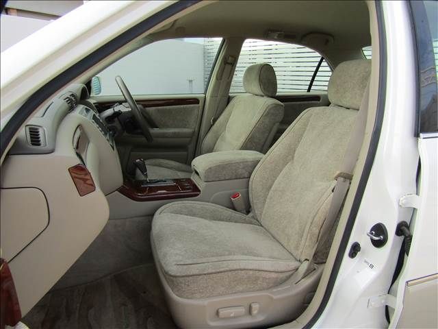 TOYOTA CROWN MAJESTA 2002