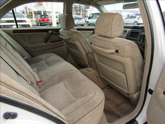 TOYOTA CROWN MAJESTA 2002