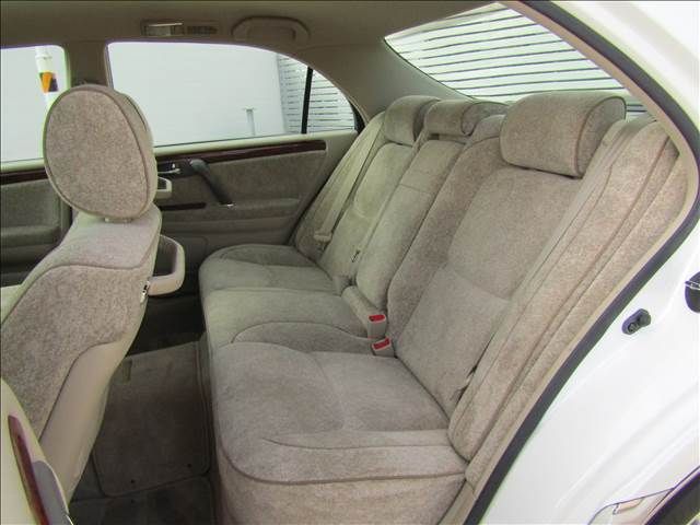 TOYOTA CROWN MAJESTA 2002