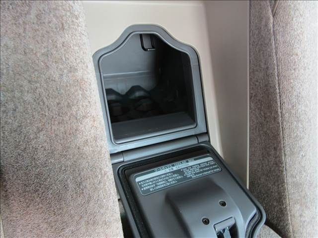 TOYOTA CROWN MAJESTA 2002