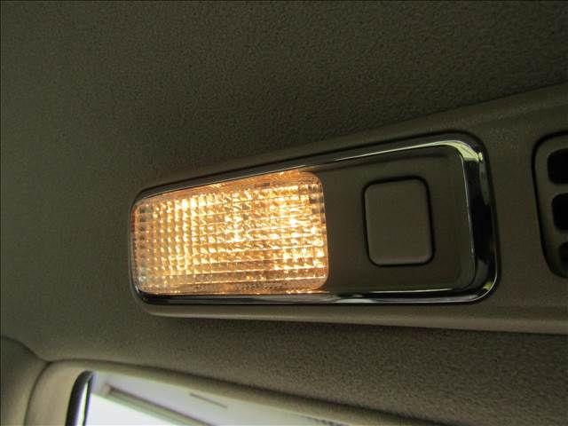 TOYOTA CROWN MAJESTA 2002