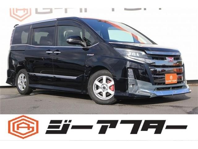 TOYOTA NOAH HYBRID 2017