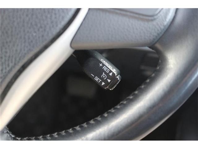 TOYOTA NOAH HYBRID 2017