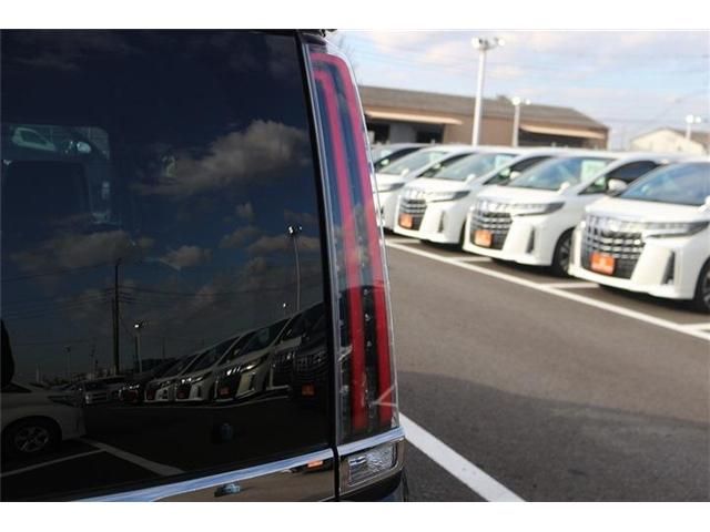 TOYOTA NOAH HYBRID 2017