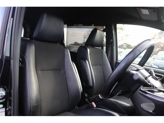 TOYOTA NOAH HYBRID 2017